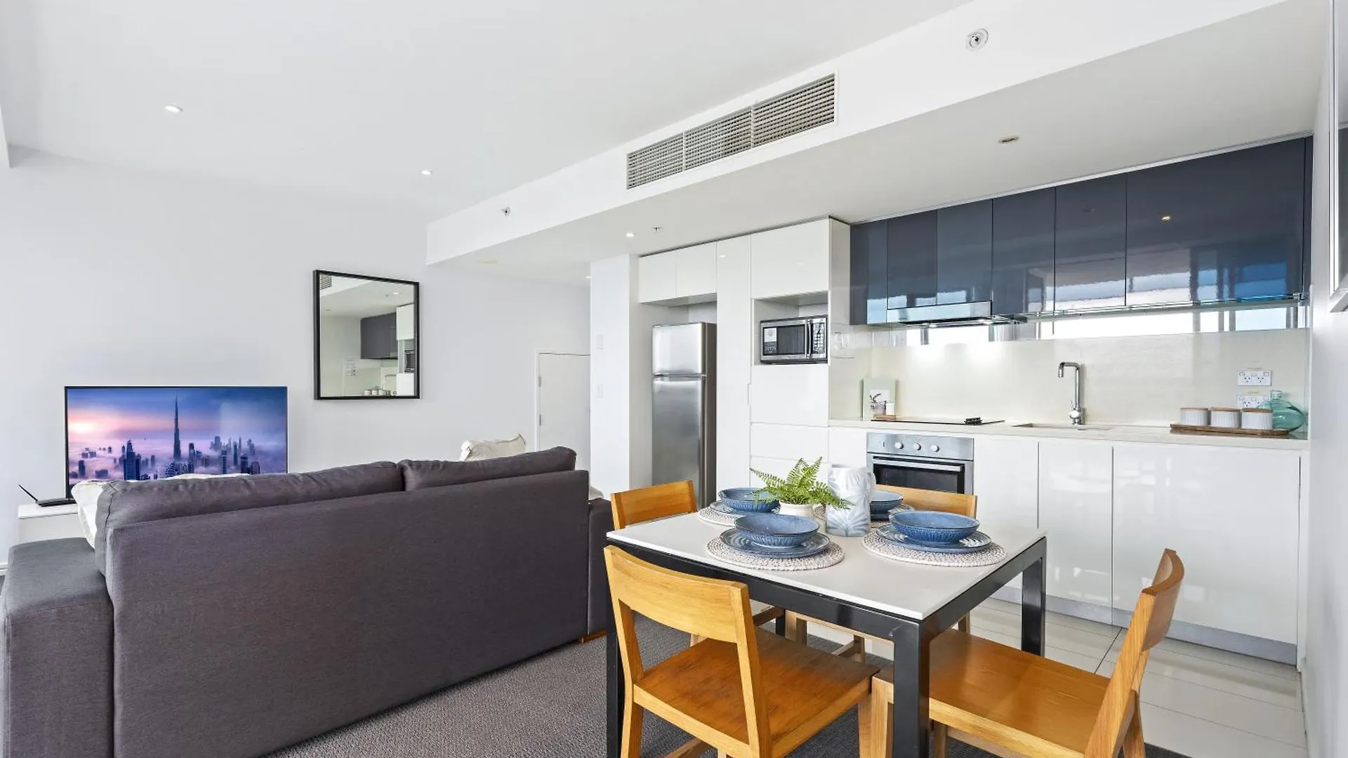 H Residences - Qstay Gold Coast Apartment