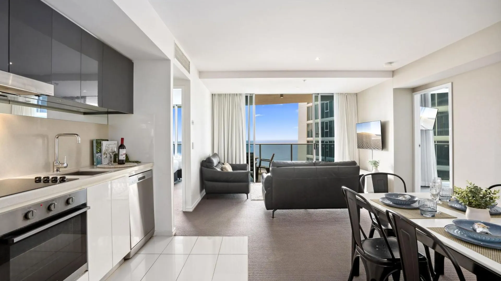 Apartment H Residences - Qstay Gold Coast Australia
